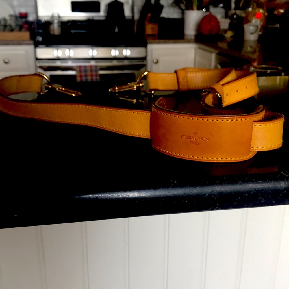 Louis Vuitton strap for Louis Vuitton hand bags.